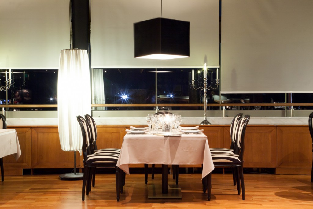 THE BLACK TULIP RESTAURANT Salmas Living